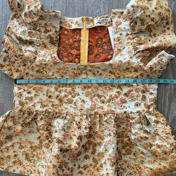 Momni Peplum Sunflower Top NWT - Picture 9 of 11
